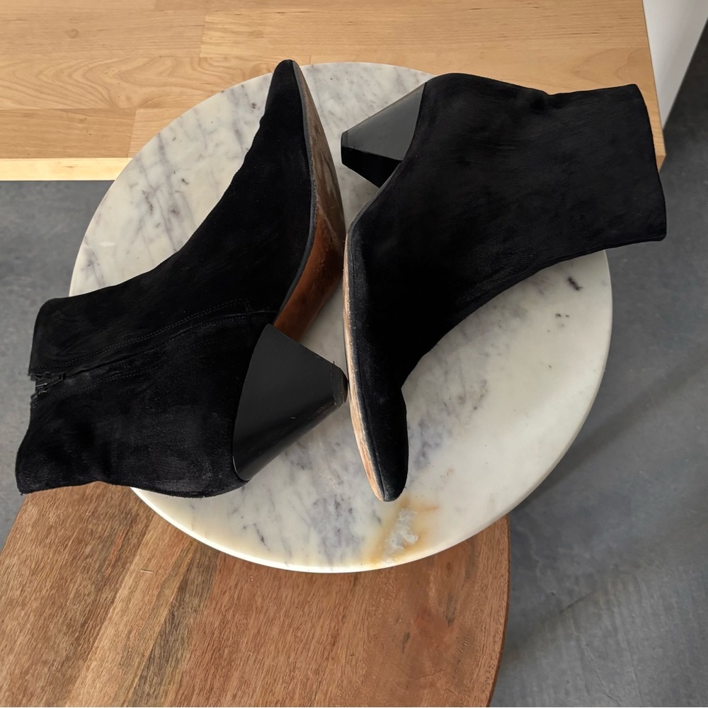 Vince. Alder Suede Ankle Boots - Picture 2 of 7